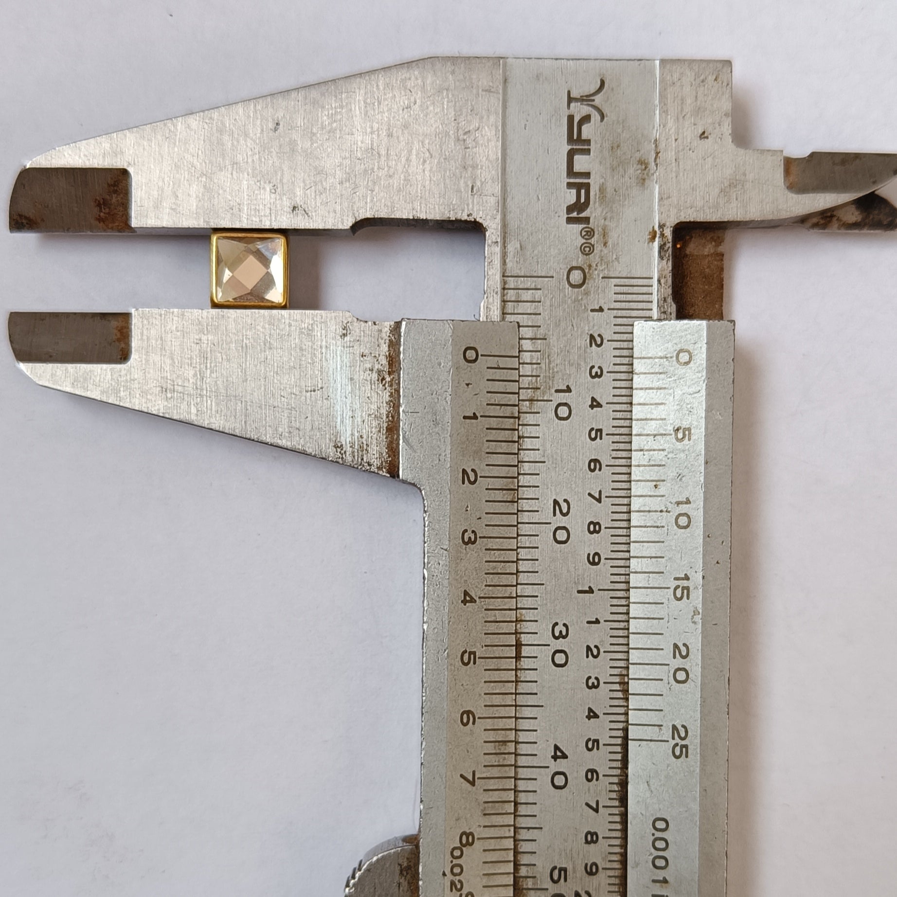 VDEAL BEADS square shaped kundan 400 pcs size = 6x6mm with fabric glue