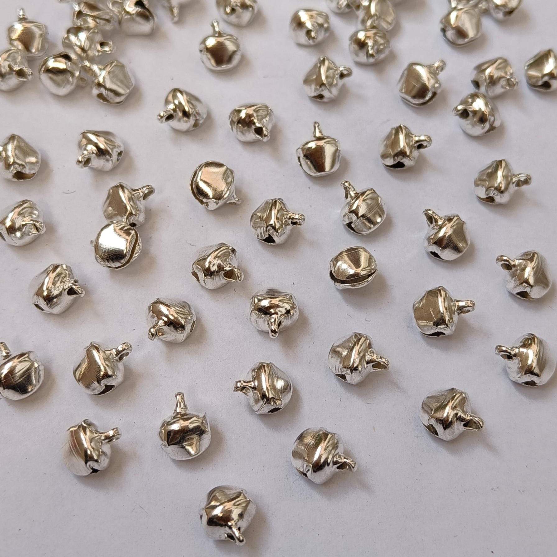 VDEAL BEADS 500pcs of silver ghungroo size: 8mm