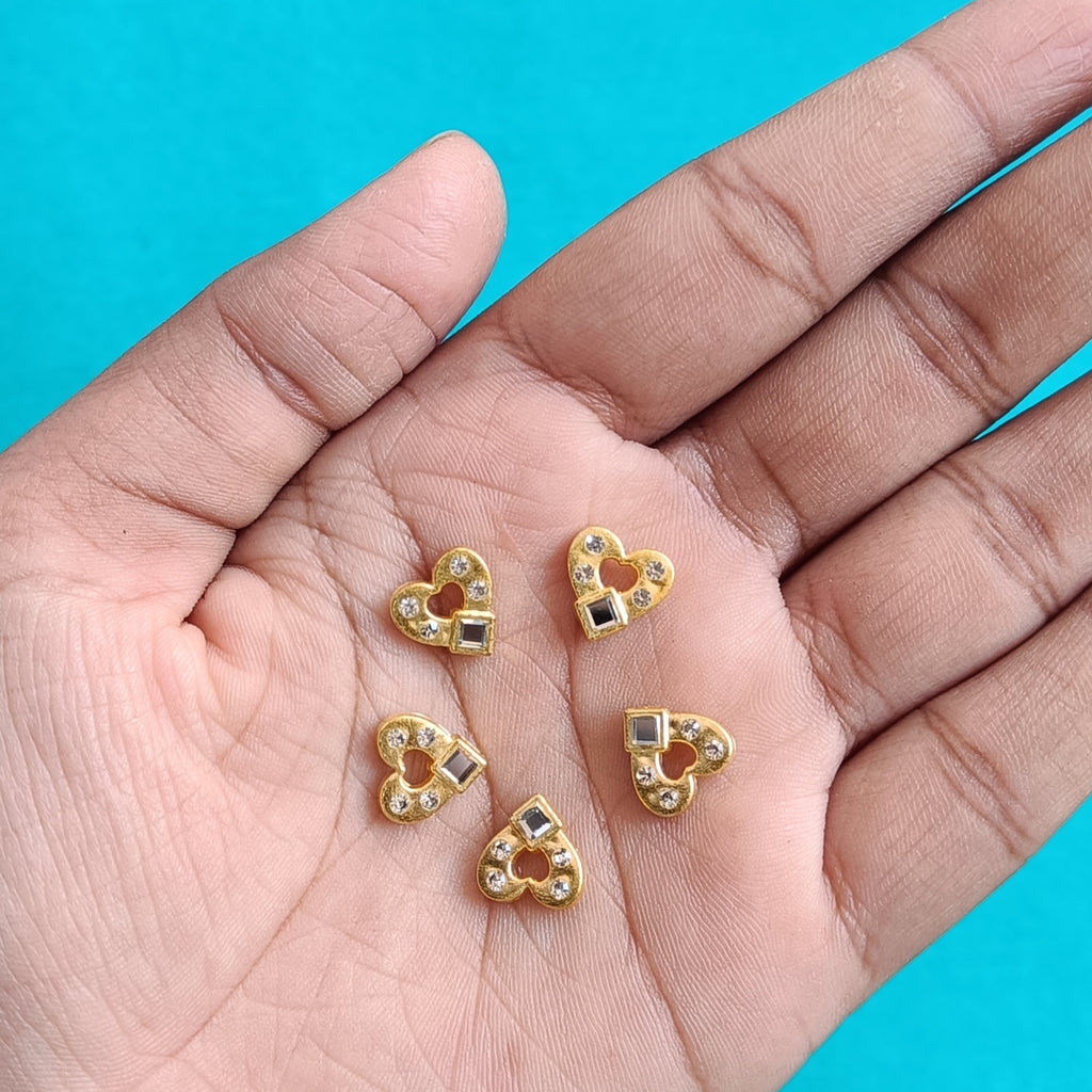 VDEAL BEADS 300pcs of 10mm golden heart shaped motifs with glue