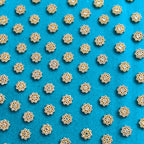 VDEAL BEADS 200pcs of 10mm round golden motifs with fabric glue