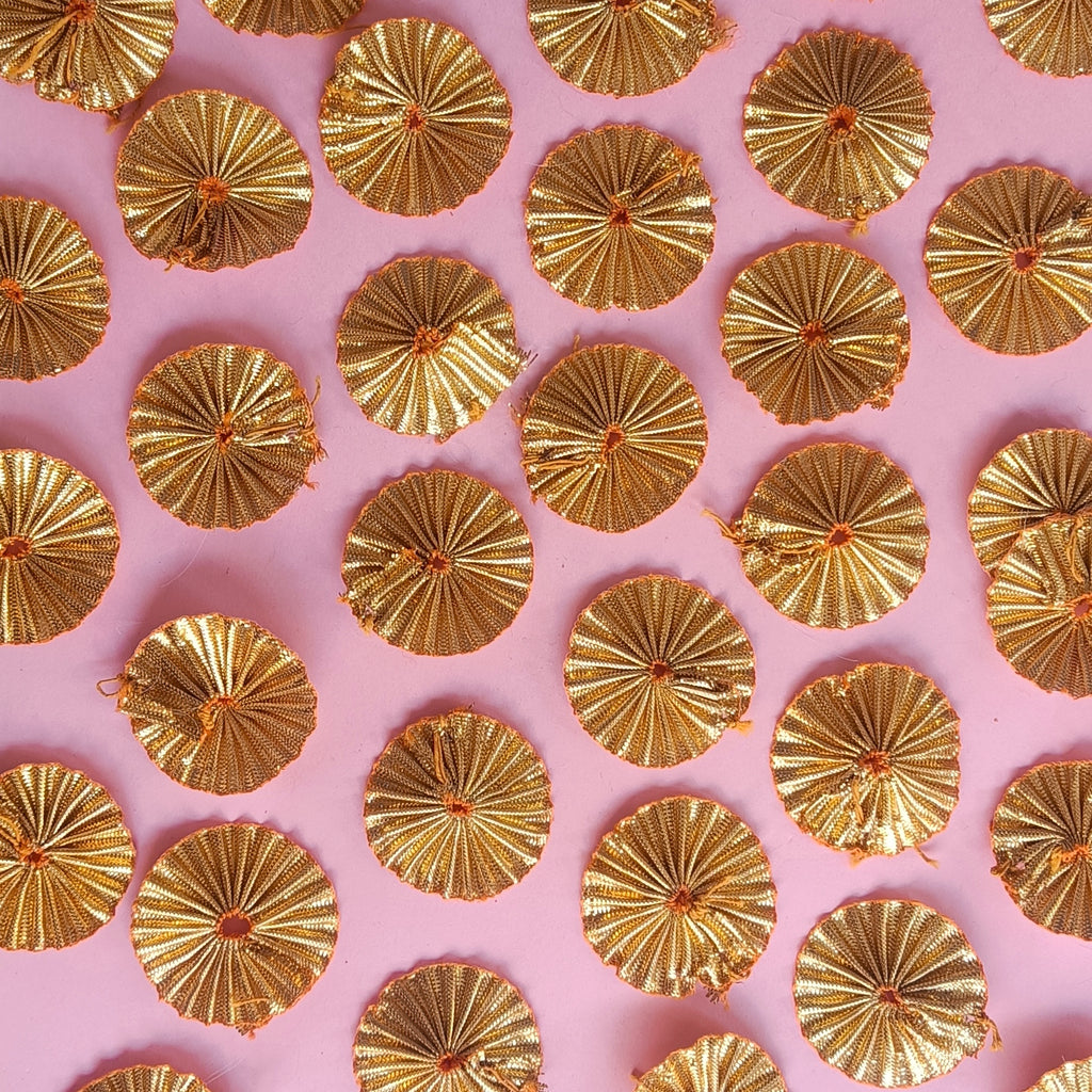 VDEAL LACE 300pcs of Gota Patti Round Flower size:35mm (approx)