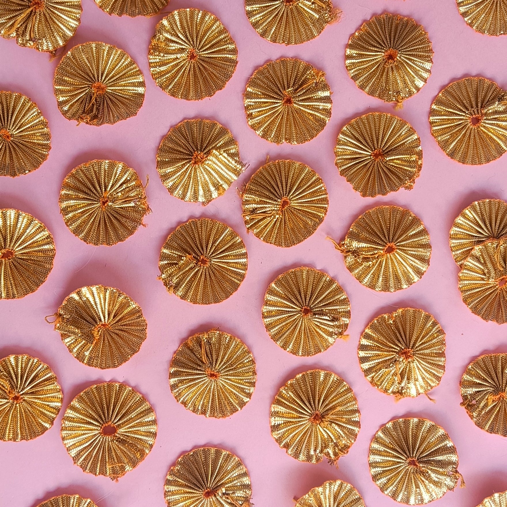 VDEAL LACE 300pcs of Gota Patti Round Flower size:35mm (approx)